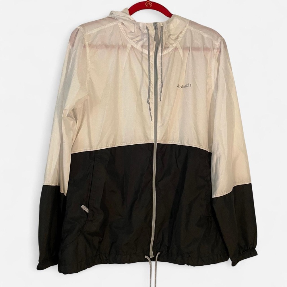 Columbia Women’s Two-Tone Windbreaker